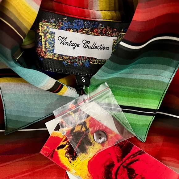 NEW VINTAGE COLLECTION Women's Button Down Sheer Top Size Small - Picture 3 of 4